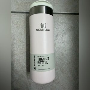 NWT Stanley 16 oz The AeroLight Transit Bottle Rose Quartiz